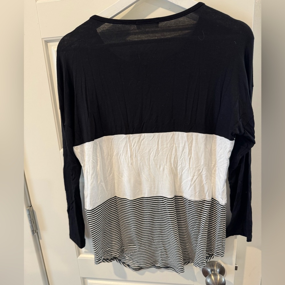 Color Block Tee - Picture 4 of 4